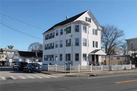 365 Smithfield Ave, Pawtucket, RI 02860