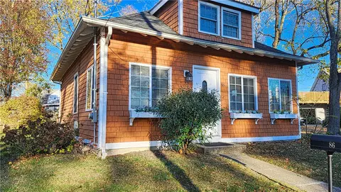 86 Princeton Ave, Warwick, RI 02889