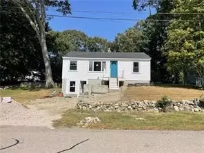 137 Winterberry Rd, Narragansett, RI 02874