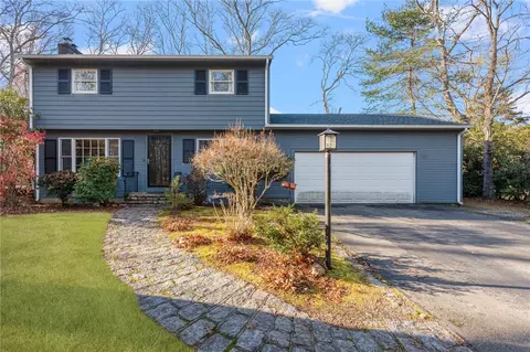 66 Beech Hill Rd, South Kingstown, RI 02879