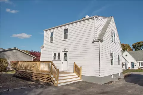 Exterior - 1 Palm Blvd, Warwick, RI 02888 photo 5 of 8