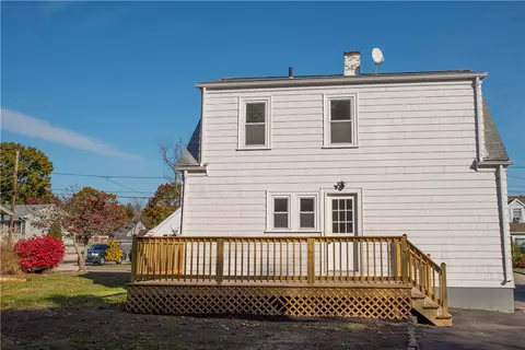 Exterior - 1 Palm Blvd, Warwick, RI 02888 photo 6 of 8