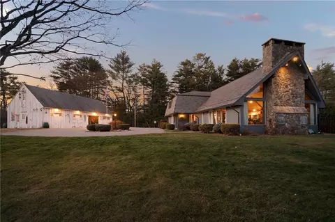 59 Phillips Ln, Glocester, RI 02829