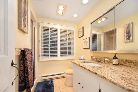 Bath - 59 Phillips Ln, Glocester, RI 02829 photo 3 of 6