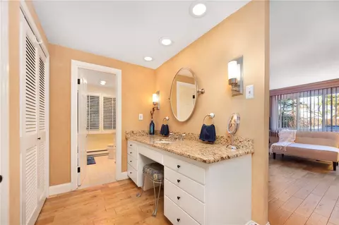 Bath - 59 Phillips Ln, Glocester, RI 02829 photo 2 of 6