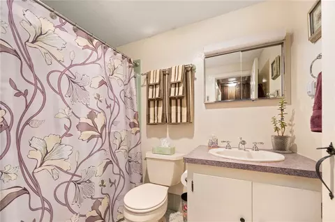 Bath - 59 Phillips Ln, Glocester, RI 02829 photo 4 of 6