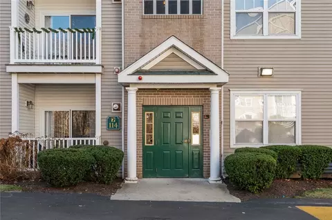 114 Mill St #204, Woonsocket, RI 02895