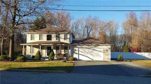 82 Red Hawk Dr, Cranston, RI 02921