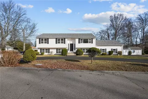 4 Audrey Dr, Johnston, RI 02919