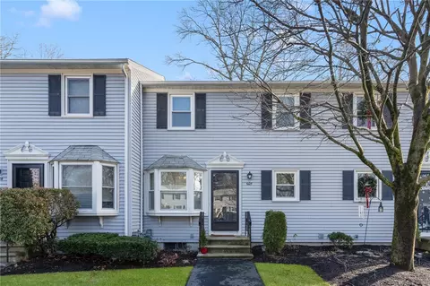 605 Woodhaven Ct, Cranston, RI 02920