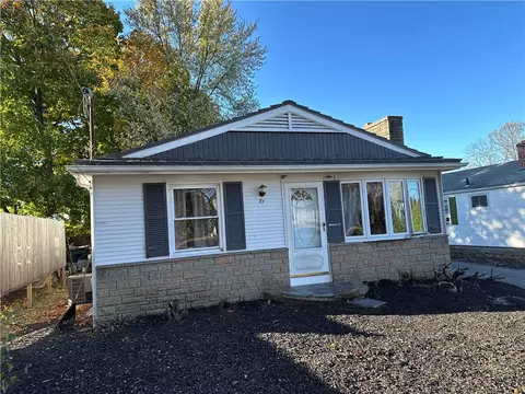 81 Wampanoag Trail Trl, East Providence, RI 02915