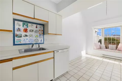 Kitchen - 308 Corey Ln, Middletown, RI 02842 photo 3 of 4
