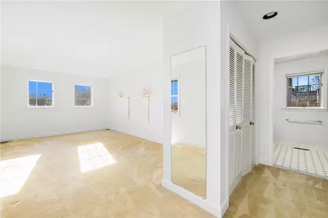 Bedroom - 308 Corey Ln, Middletown, RI 02842 photo 1 of 8