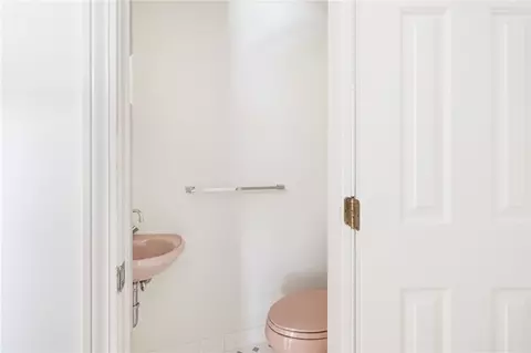 Bath - 308 Corey Ln, Middletown, RI 02842 photo 1 of 6
