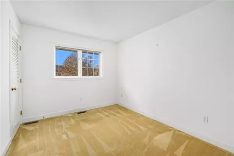 Bedroom - 308 Corey Ln, Middletown, RI 02842 photo 5 of 8