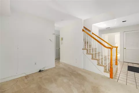 Living - 308 Corey Ln, Middletown, RI 02842 photo 6 of 8