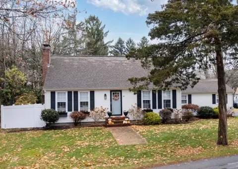 10 Martin Ave, Barrington, RI 02806