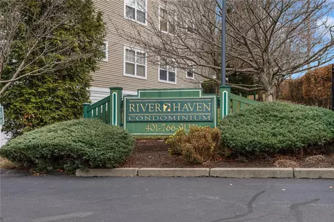 78 Mill St #102, Woonsocket, RI 02895