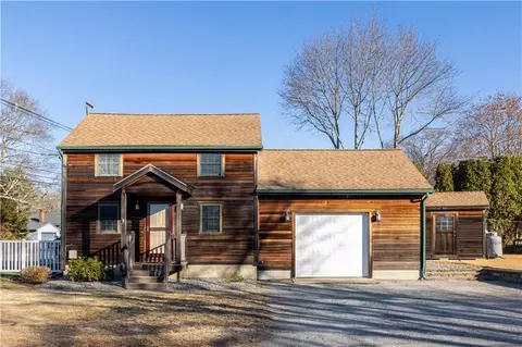 390 Fairview Ave, Coventry, RI 02816