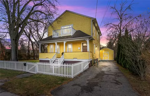 20 Birch St, Warwick, RI 02888