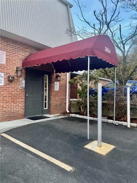 380 Sunset Ave #14, North Providence, RI 02904