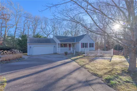 6 Montauk Rd, Charlestown, RI 02813