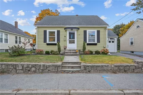 68 Dean Ave, Smithfield, RI 02917
