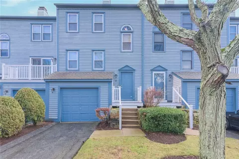1 Willow Glen Cir #95, Warwick, RI 02889