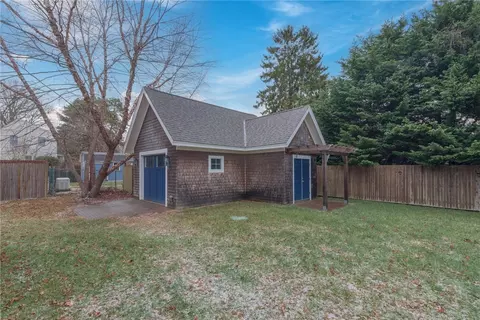 93 Hemlock Rd, South Kingstown, RI 02879 photo 4