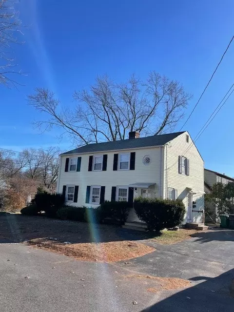 30 Shippen Ave, Warwick, RI 02888
