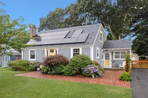 35 Missouri Dr, Warwick, RI 02886
