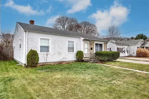 25 Vermont Ave, East Providence, RI 02916
