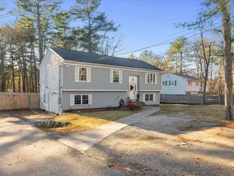 1712 Flat River Rd, Coventry, RI 02816