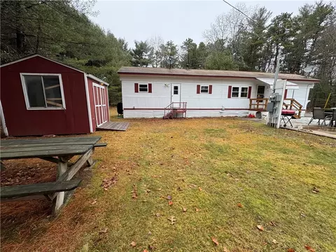 26 Stuart Dr, Coventry, RI 02816