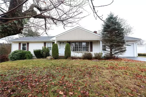 25 Barnes St, Smithfield, RI 02828