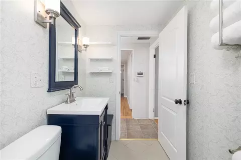 Bath - 169 Bartlett Dr, Warwick, RI 02886 photo 2 of 2