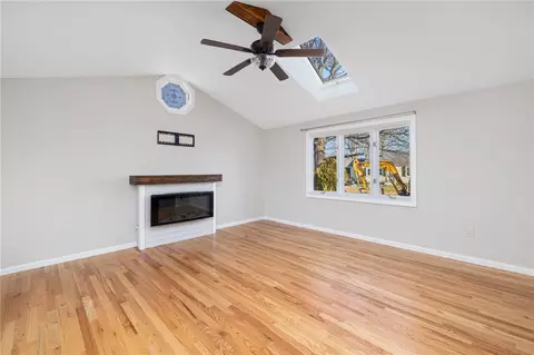 Living - 169 Bartlett Dr, Warwick, RI 02886 photo 4 of 5