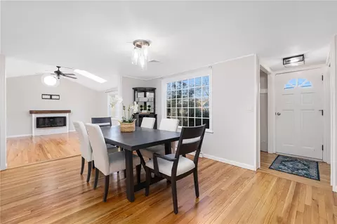 169 Bartlett Dr, Warwick, RI 02886