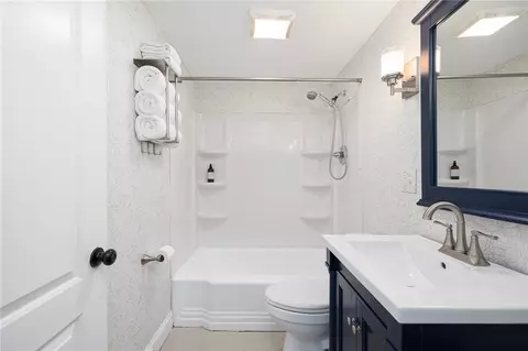 Bath - 169 Bartlett Dr, Warwick, RI 02886 photo 1 of 2