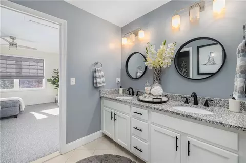 Bath - 1209 Centerville Rd #5, Warwick, RI 02886 photo 5 of 6