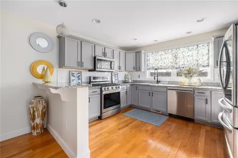 Kitchen - 1209 Centerville Rd #5, Warwick, RI 02886 photo 3 of 6