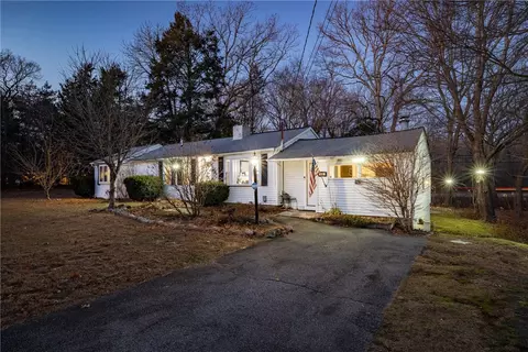 431 1st Ave, East Greenwich, RI 02818