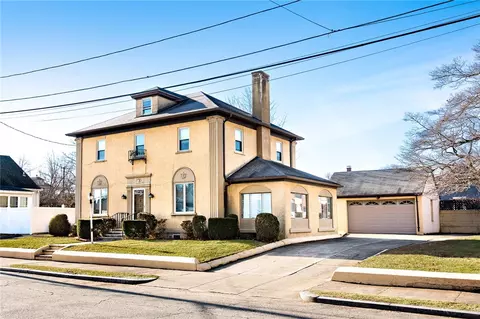 66 Minto St, Providence, RI 02908