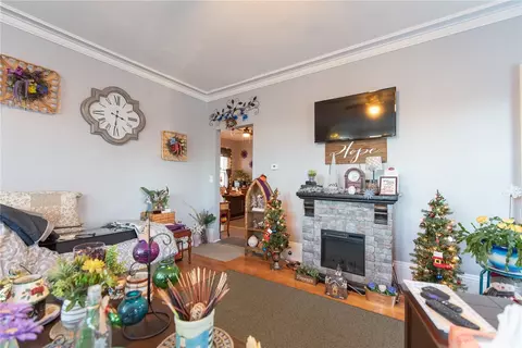 592 Front St, Woonsocket, RI 02895 photo 9