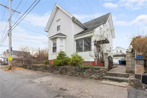 13 Orchard St, East Providence, RI 02914