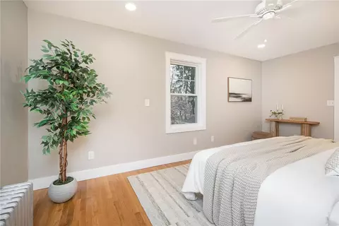 Bedroom - 1527 Centerville Rd, Warwick, RI 02886 photo 2 of 6
