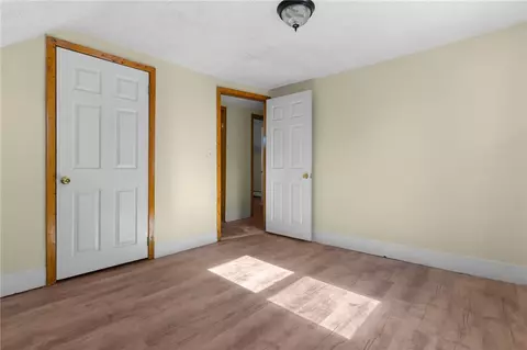 75 Cedar Ave, East Providence, RI 02915 photo 7