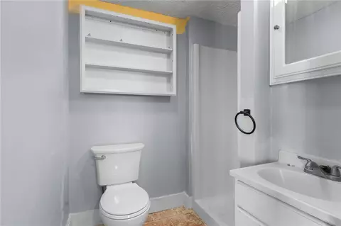 75 Cedar Ave, East Providence, RI 02915 photo 8