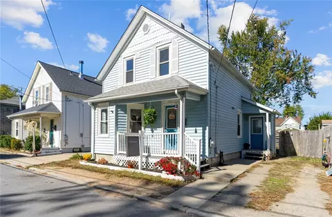 75 Cedar Ave, East Providence, RI 02915 photo 2