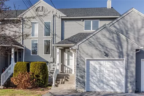 76 Valley Green Ct #C, North Providence, RI 02904